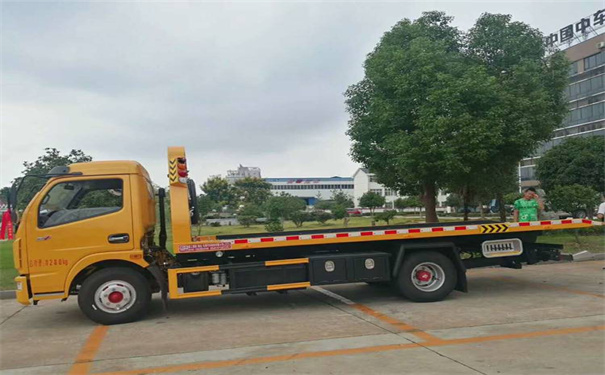 攀枝花定远24小时拖车救援电话号码，定远道路救援公司怎么收费的